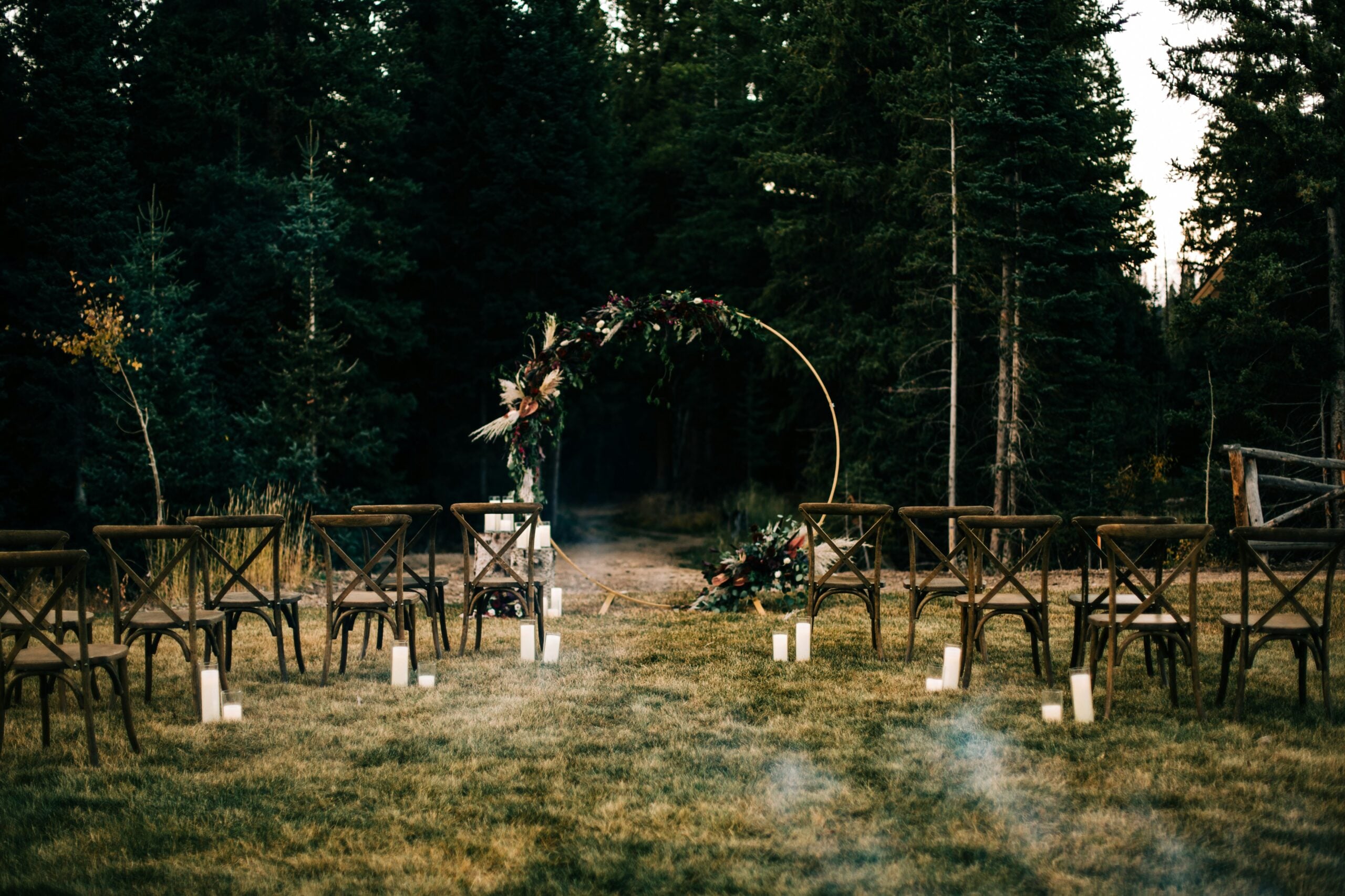 Folksy outdoor ceremony